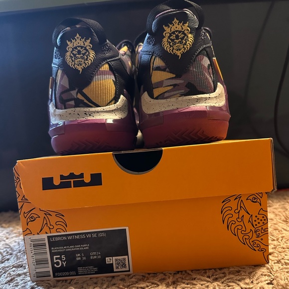 Lebron Witness VII SE (GS) - Picture 2 of 6